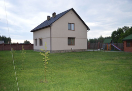 Територія біля котеджу