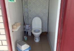 Санузел, отдельное строение.