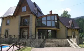 Приватна садиба Коренюки