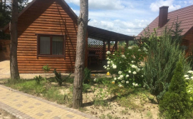 Будиночок дерев'яний на озері в с. Соловичі