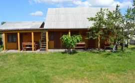 Приватна садиба У Романюка