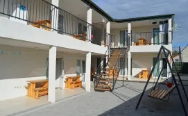 Приватна садиба Білий парус