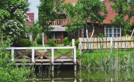 Приватна садиба Гостинне обійстя "ОРНАМЕНТ"