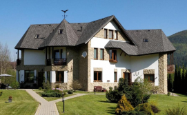 Приватна садиба Градний Узвіз