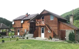 Приватна садиба «Дем'янів двір»