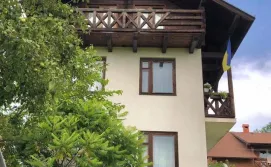 Приватна садиба Тіна