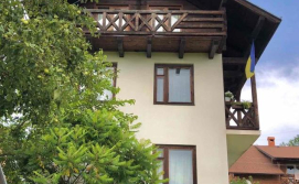 Приватна садиба Тіна