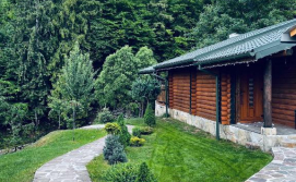 Приватна садиба у Бажанів