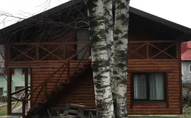 Приватна садиба Три берези