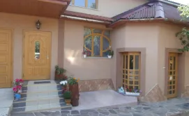 Приватна садиба Карпатський домік