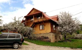 Приватна садиба "Три Царі"