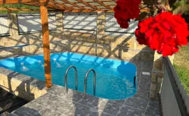 Котедж "Гірська роса"