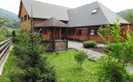 Котедж На бе́резі