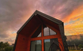 Котедж Barn S&S House