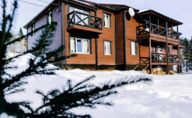 Приватна садиба Два сини та донька