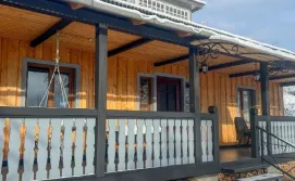 Котедж Шум Черемоша на березі річки