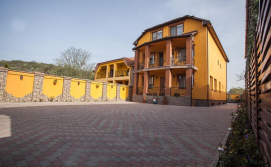 Гостинний двір Goldenluxe