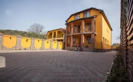 Гостинний двір Goldenluxe