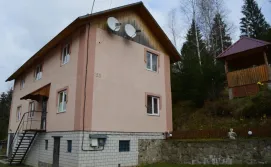 Приватна садиба Червона калина