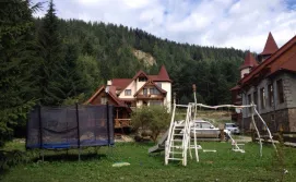 Комплекс для відпочинку "Хижки"