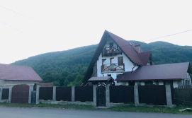 Приватна садиба У Віталія