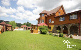 Приватна садиба Біля Погару