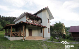 Приватна садиба у Надії