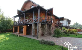 Приватна садиба Над річкою