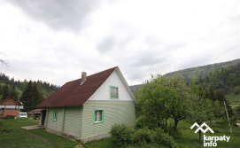 Приватна садиба У саду