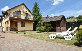 Котедж Біля озера Пісочне