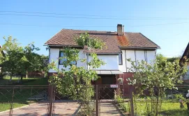 Приватна садиба У Толіка