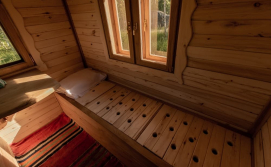 Будиночок на бджолах