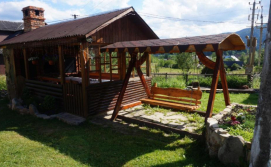 Приватна садиба Добрий Гуцул