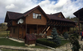 Приватна садиба Коло друзів