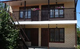 Будинок з номерами напівлюкс