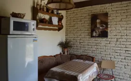 Кухня у будинку з номерами напівлюкс