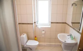 Приватна садиба Happy