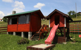 Приватна садиба Затишок в карпатах