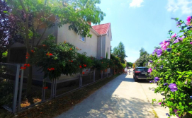 Гостьовий будинок у Олексія