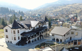 Готель Двір Княжої Корони