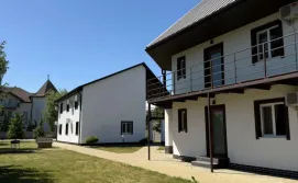 Приватна садиба Білі вітрила