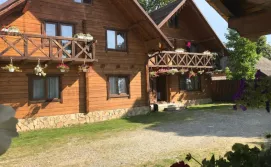 Приватна садиба "Гуцульський Двір"