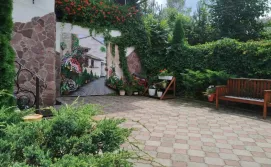 Приватна садиба Квітковий рай