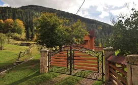 Котедж Хата край села