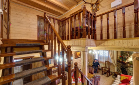 Приватний сектор Поляниця деревяний будинок з каміном відпочинок в Карпатах Буковель