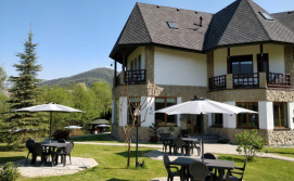 Приватна садиба Градний Узвіз