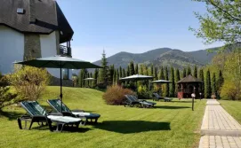 Приватна садиба Градний Узвіз