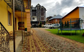 Приватна садиба Святослав