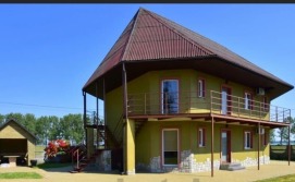 Приватна садиба Білі вітрила