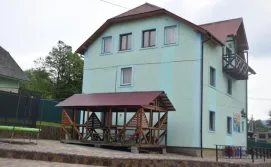 Комплекс для відпочинку Аура Карпат